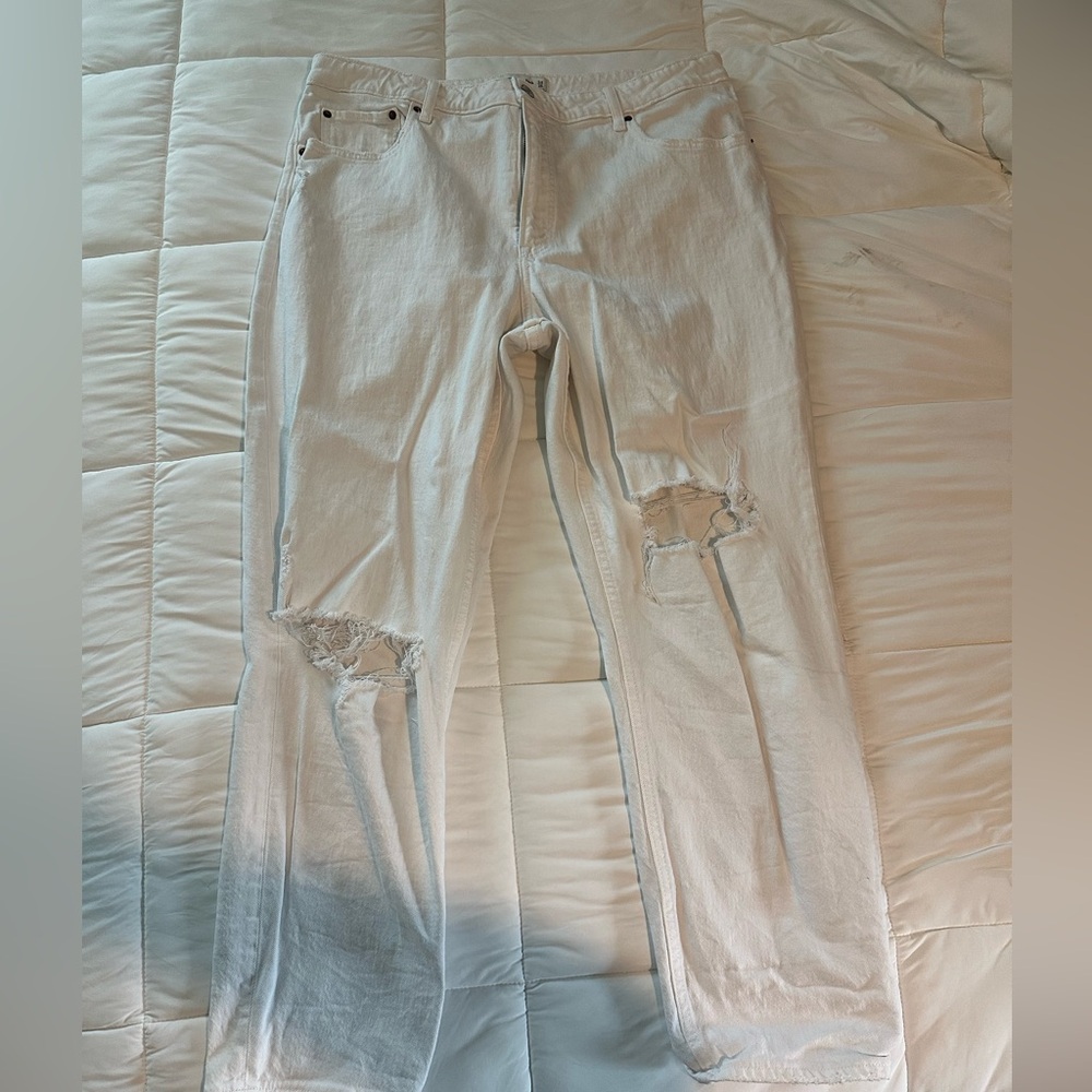 Abercrombie & Fitch Curve Love High Rise Mom Jean